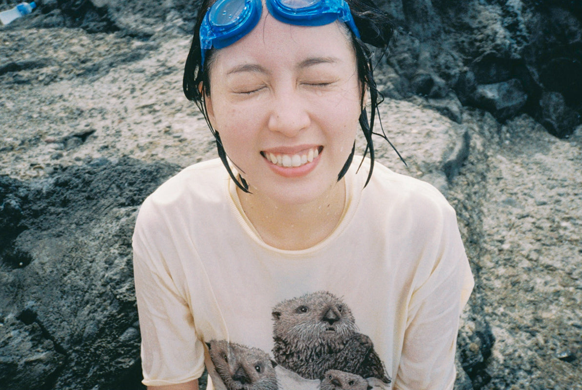 岡奈なな子 直筆サイン入り展示作品3（A1吊）