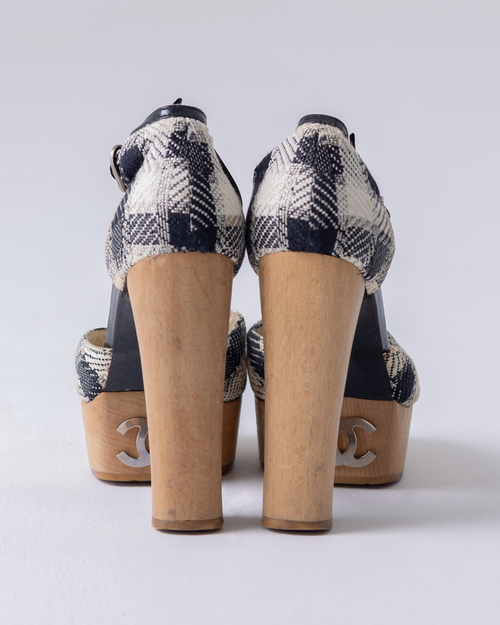 スタイリスト大橋みずなセレクト - CHANEL ストラップ付きサンダル