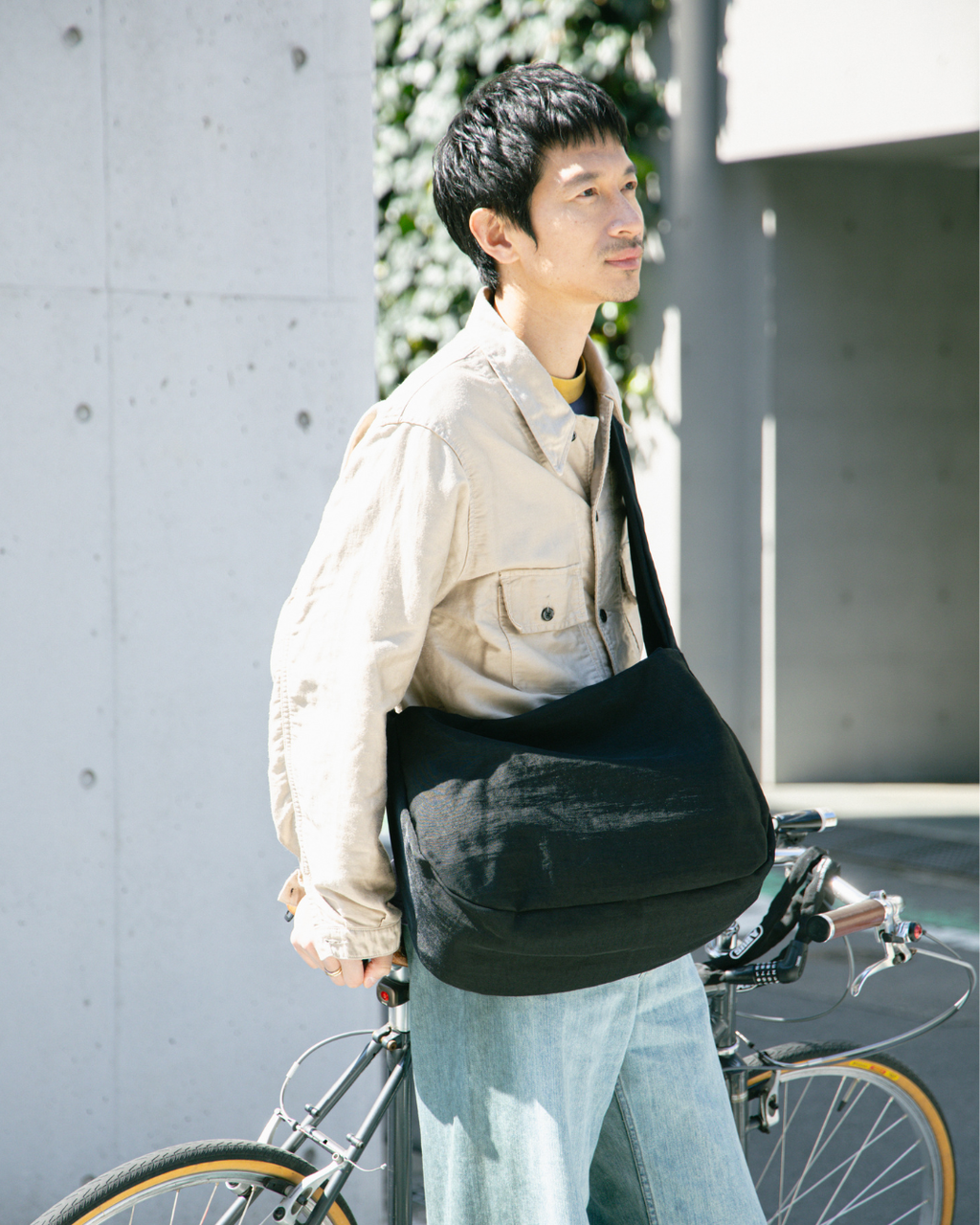 【7月お届け予定】カメラも持ち運べるデイリーバッグ by 安井達郎 × ENCOUNTER MAGAZINE